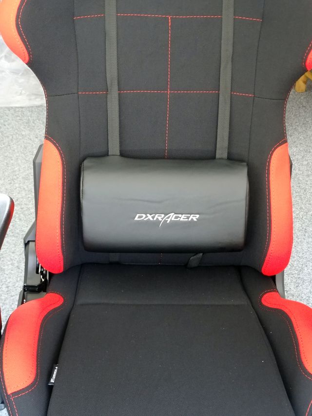 DX Racer Gaming Chair Sitzflche und Lendenkissen