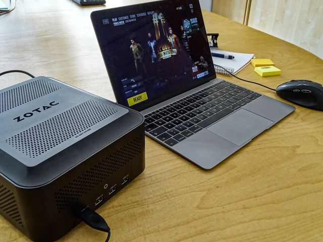 laptop with zotac AMP eGPU in Action