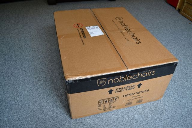 noblechairs_hero_verpackung